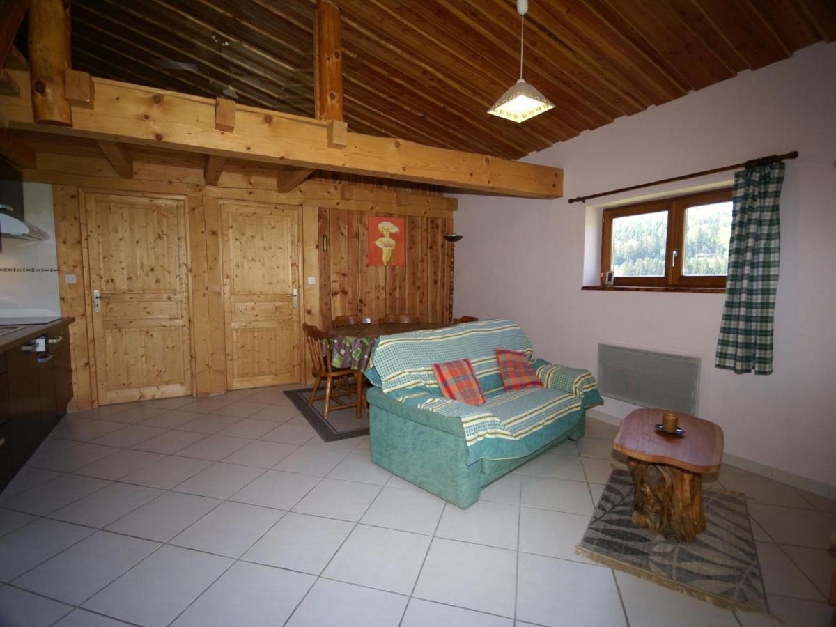 Cosy Holiday Home With Garden In Walscheid Ngoại thất bức ảnh
